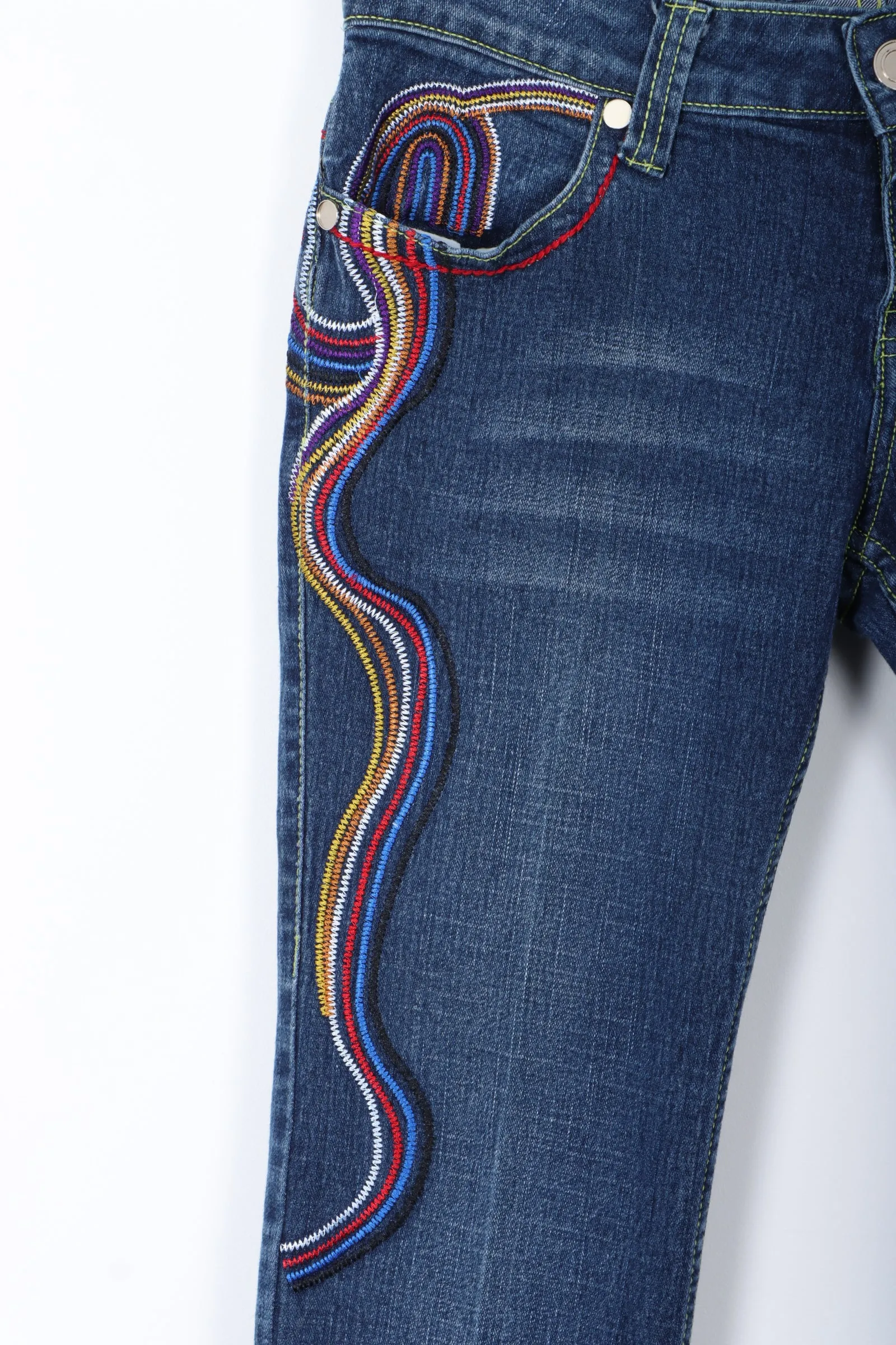 COOGI Low Rise Bootcut Embroidered Y2K Jeans (Women's 6-8)