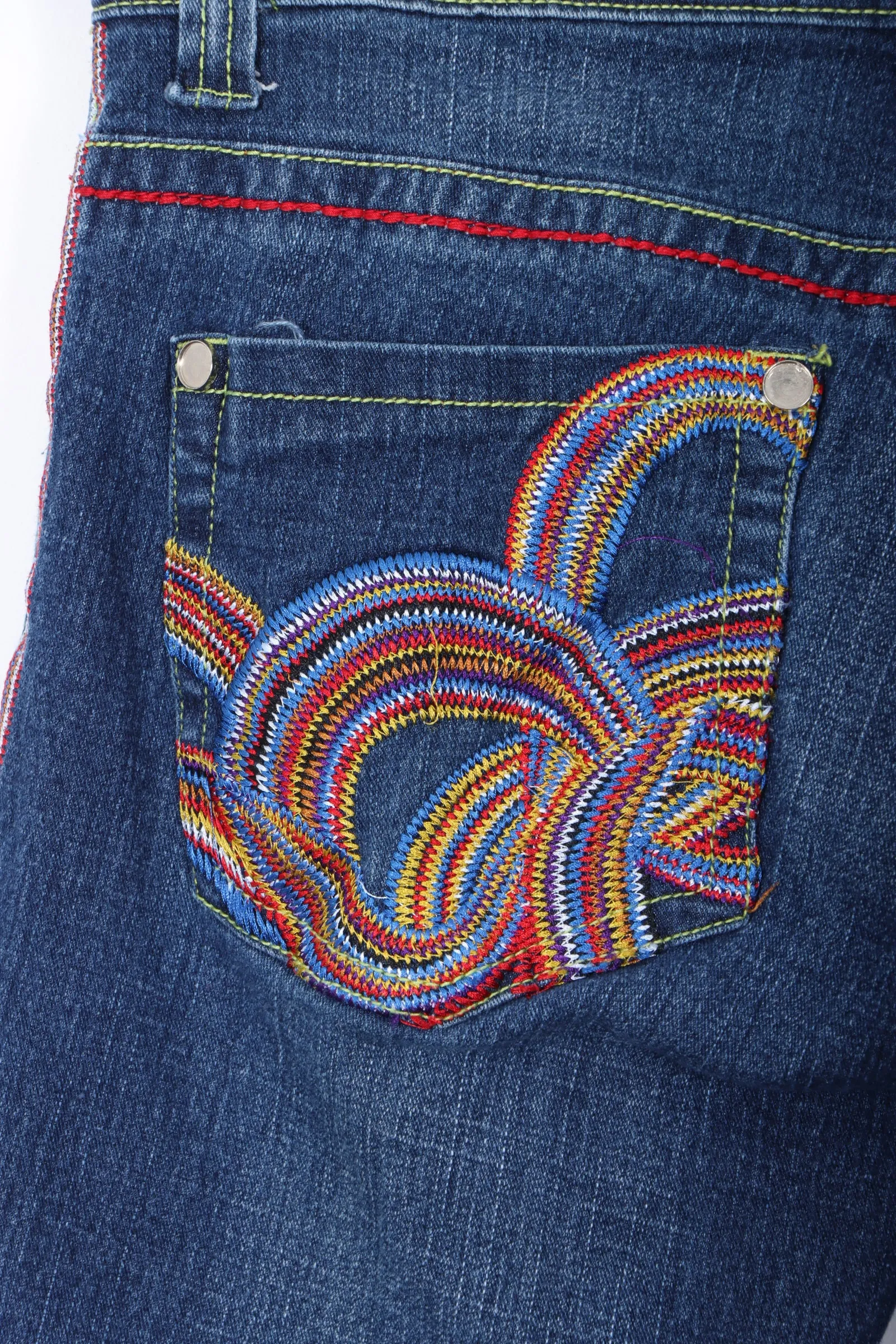 COOGI Low Rise Bootcut Embroidered Y2K Jeans (Women's 6-8)