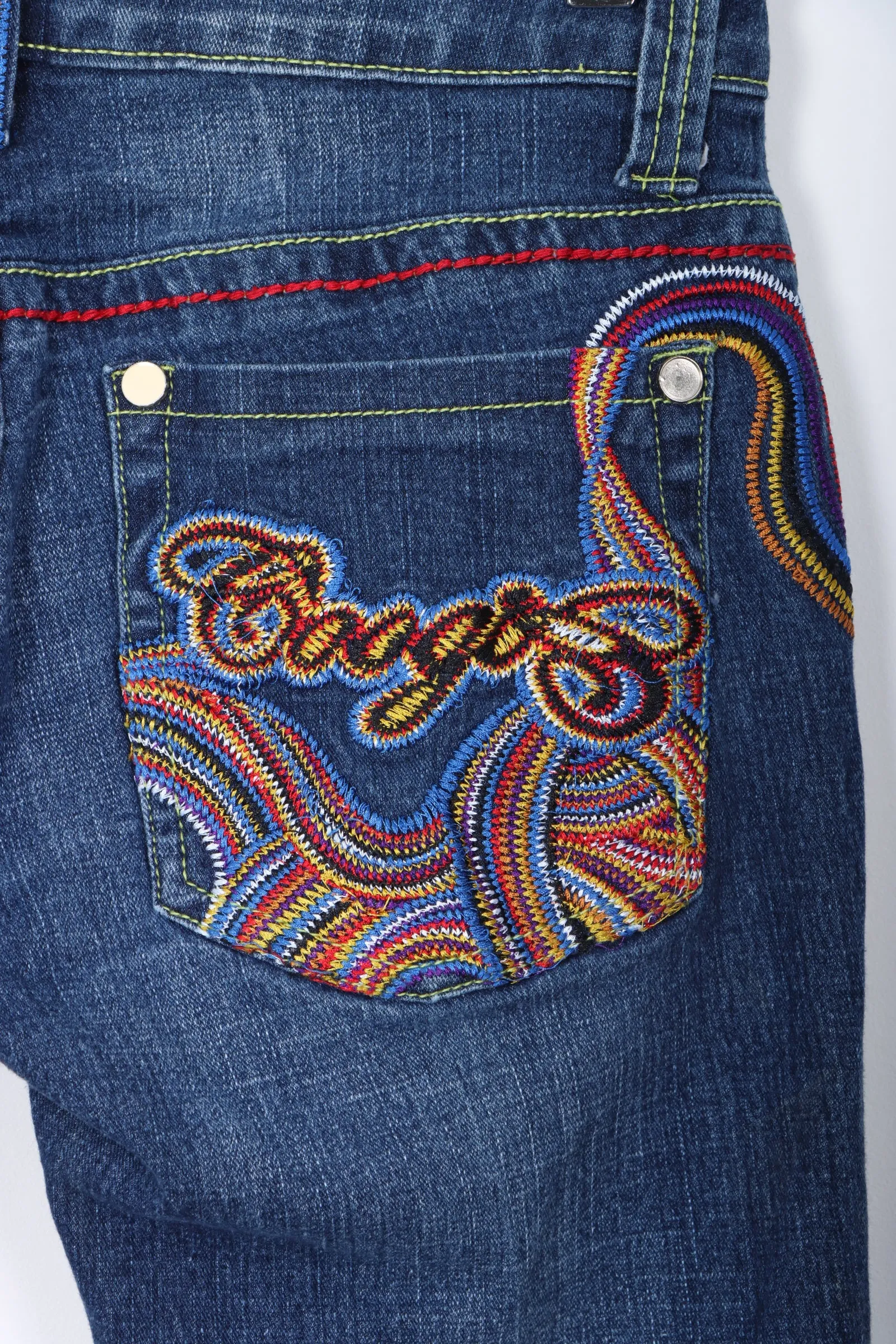 COOGI Low Rise Bootcut Embroidered Y2K Jeans (Women's 6-8)